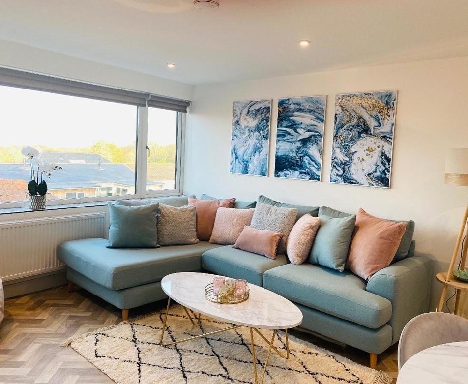 Lees Lookout Holt ,2 Bedroom Luxury Apartment With Private Parking Exteriör bild