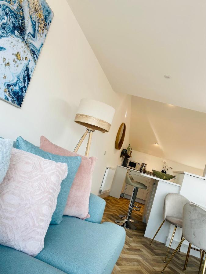 Lees Lookout Holt ,2 Bedroom Luxury Apartment With Private Parking Exteriör bild