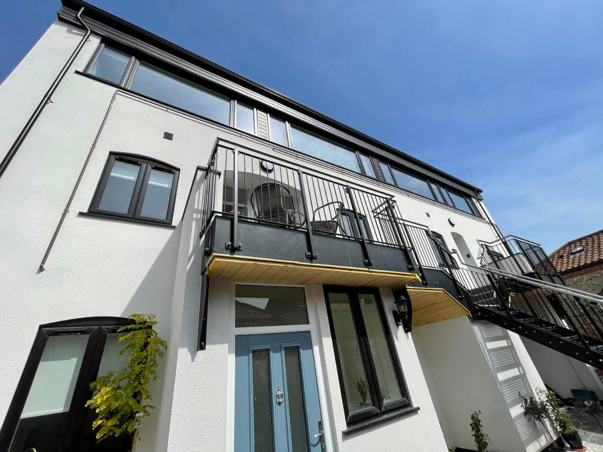 Lees Lookout Holt ,2 Bedroom Luxury Apartment With Private Parking Exteriör bild