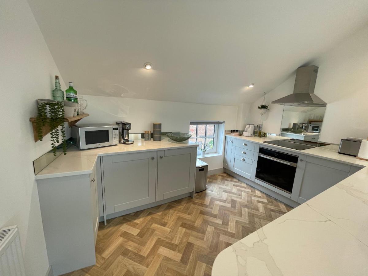 Lees Lookout Holt ,2 Bedroom Luxury Apartment With Private Parking Exteriör bild