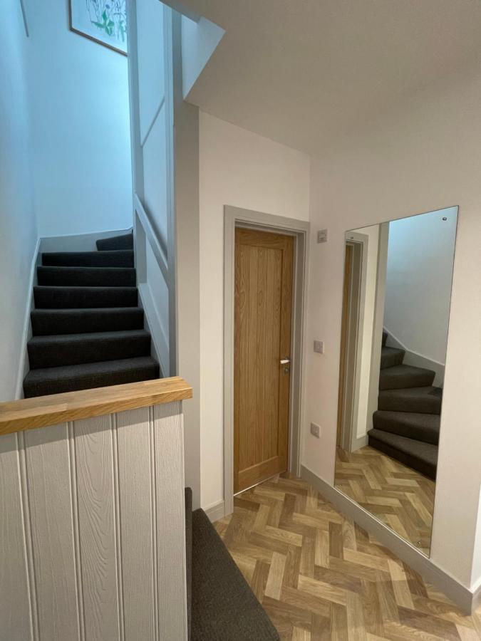 Lees Lookout Holt ,2 Bedroom Luxury Apartment With Private Parking Exteriör bild