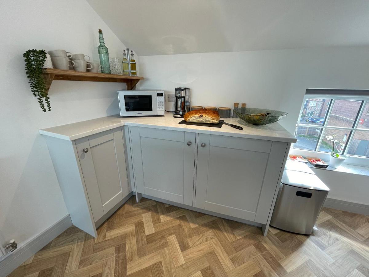 Lees Lookout Holt ,2 Bedroom Luxury Apartment With Private Parking Exteriör bild